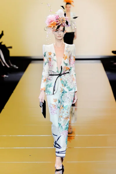 Look 19
